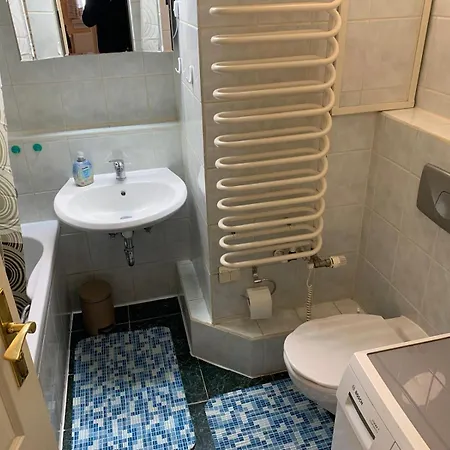 Apartment In Schwerin, Ferienwohnung, Moebliert F 4 Personen