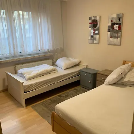 Appartamento In Schwerin, Ferienwohnung, Moebliert F 4 Personen Schwerin (Mecklenburg-Vorpommern)